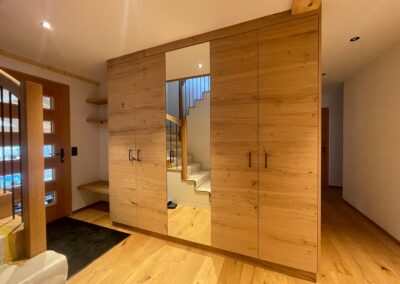Armoire d'entrée en chêne rustique et miroir