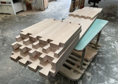 Assemblage de bancs à queue d'aigle